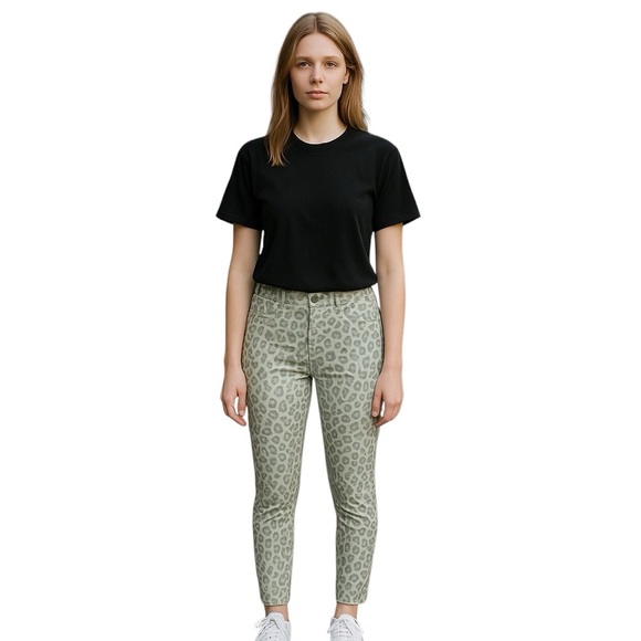 Tractr Denim - Tractr Women’s Ankle Length Straight Leg Gray/White Leopard Jeans Suze 00 NWT